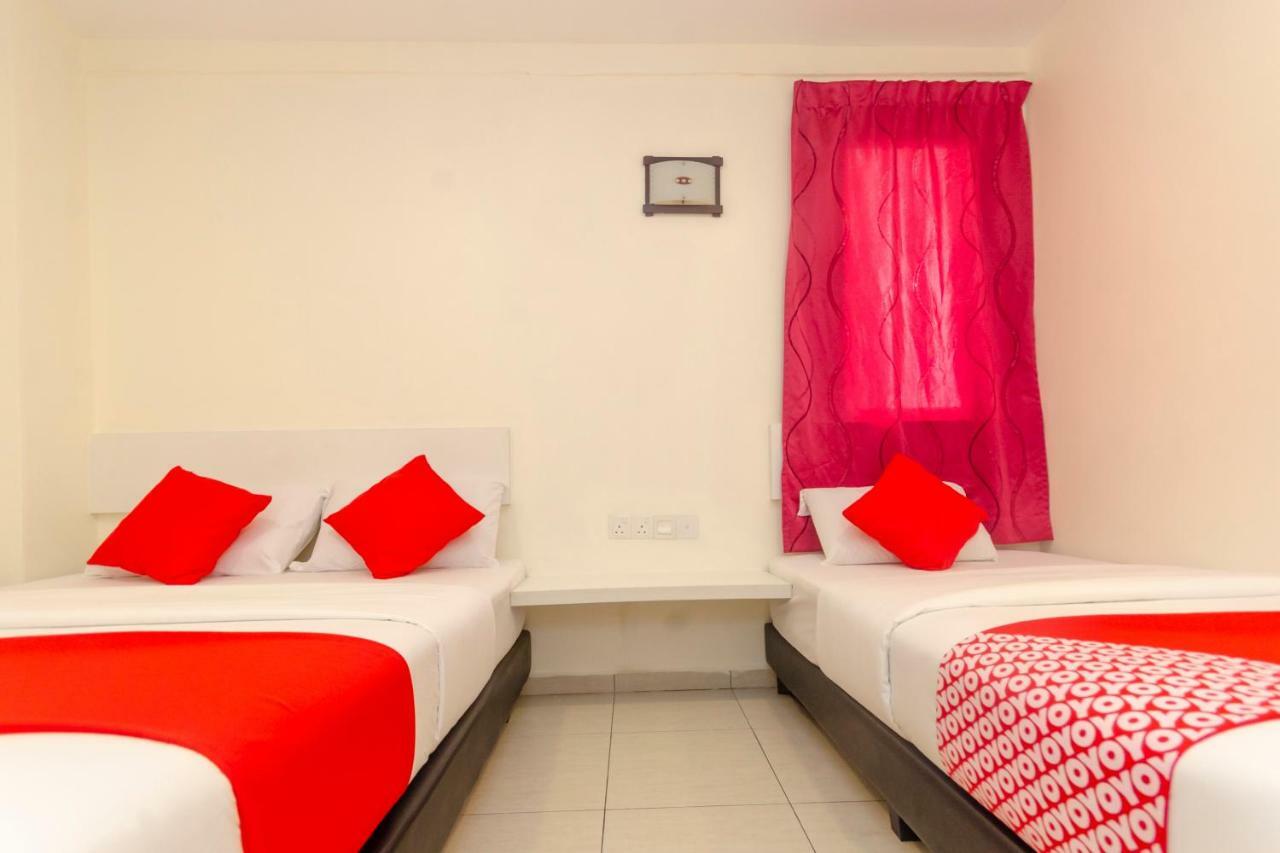 Oyo 1010 Skudai Hotel Экстерьер фото