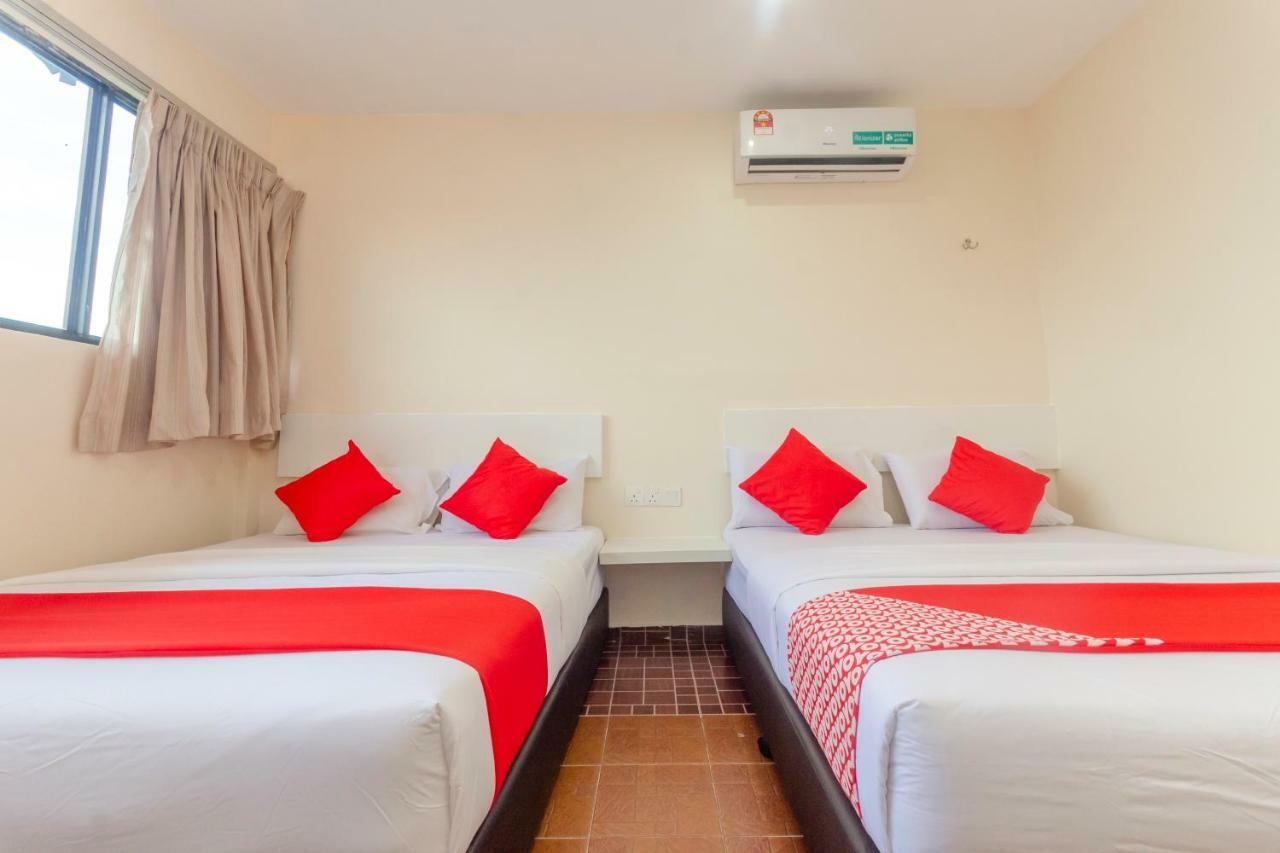 Oyo 1010 Skudai Hotel Экстерьер фото