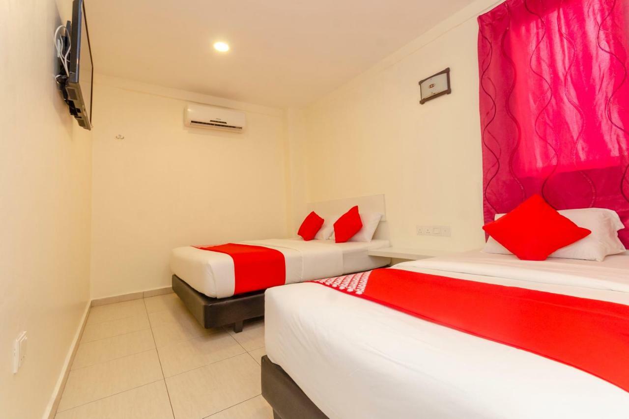 Oyo 1010 Skudai Hotel Экстерьер фото