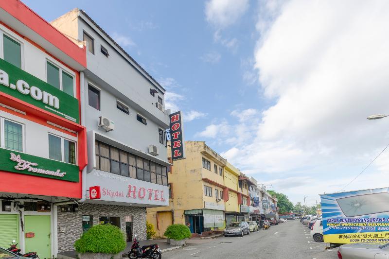 Oyo 1010 Skudai Hotel Экстерьер фото
