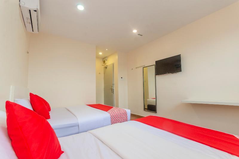 Oyo 1010 Skudai Hotel Экстерьер фото