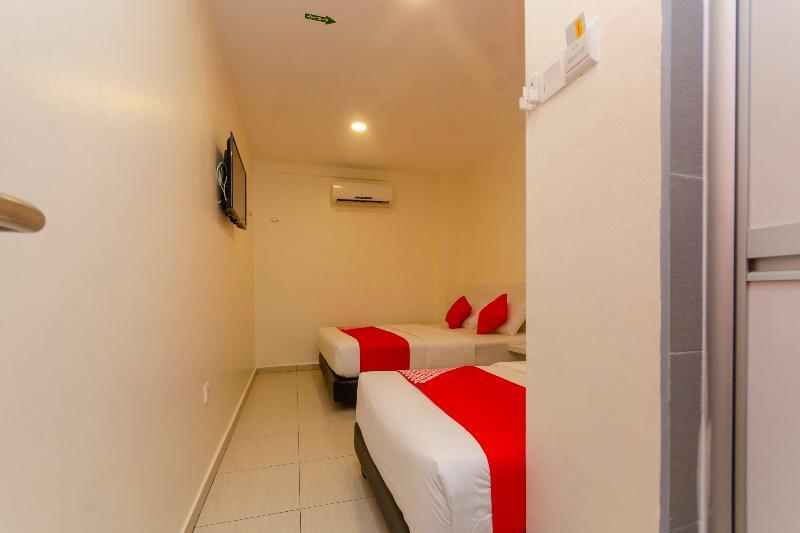 Oyo 1010 Skudai Hotel Экстерьер фото