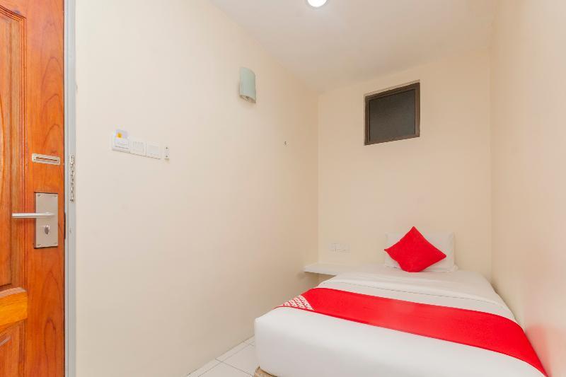 Oyo 1010 Skudai Hotel Экстерьер фото